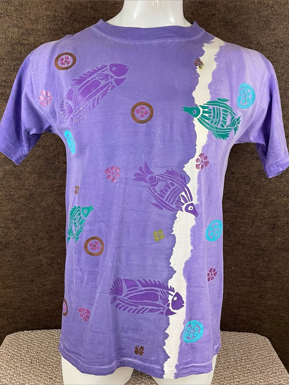Vintage 90s T Shirt Men’s Medium Purple Fish Print Crew Single Stitch Ocean C19
